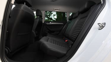 Volkswagen Passat GTE - rear seats