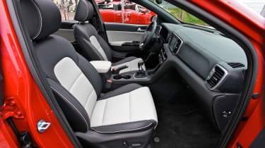 New Kia Sportage SUV 2016 - front seats