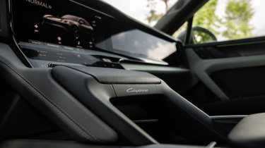 Porsche Cayenne Coupe - centre console