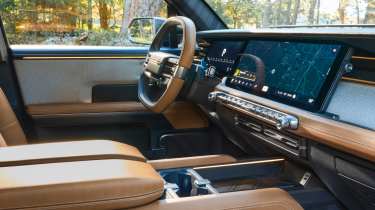 New Scout Traveler infotainment system and centre console