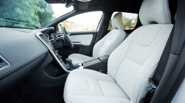 Volvo XC60 Mk1 SUV - front seats