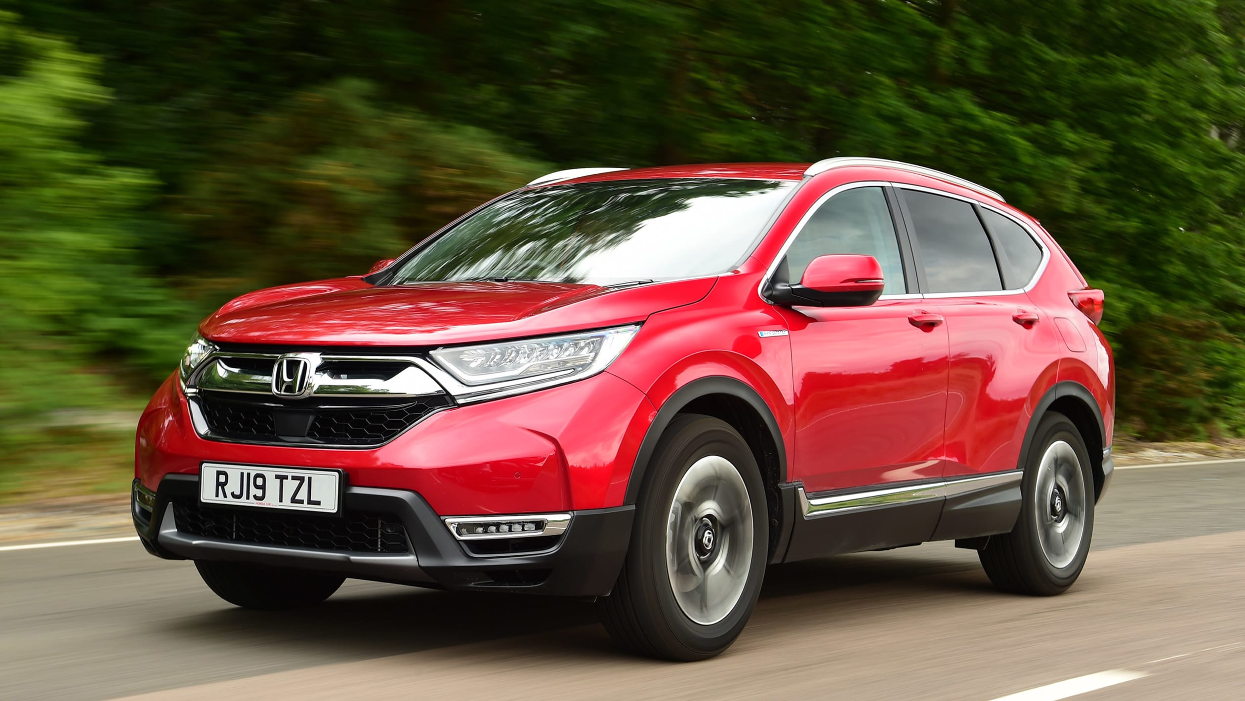 Toyota RAV4 vs Honda CR-V - pictures | Auto Express