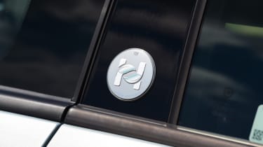 Fiat 500 Hybrid - door pillar badge