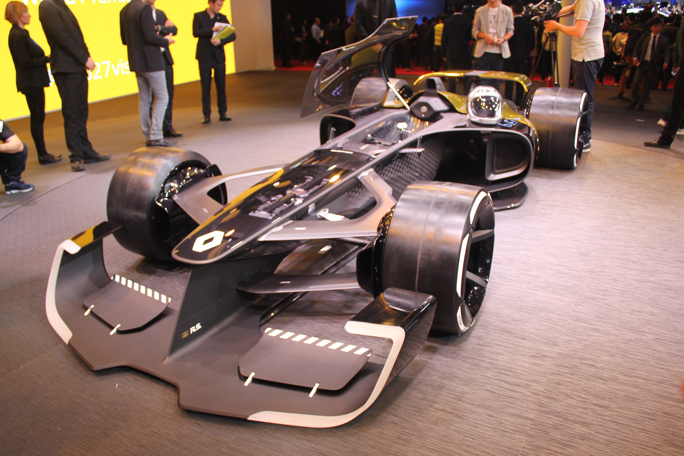 Renault R.S. 2027 Vision concept predicts F1's future 