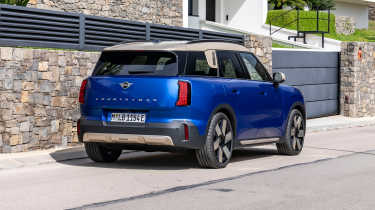 Mini Countryman E - rear 3/4