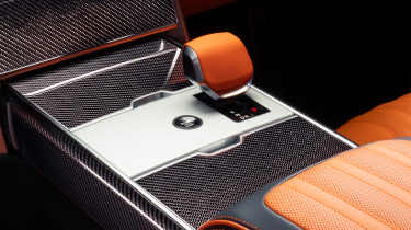 Overfinch Velocity Edition - centre console