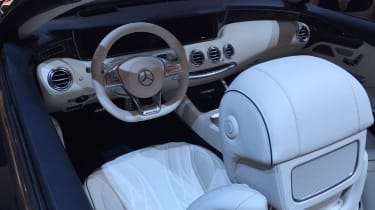 Mercedes-AMG S 65 Cabriolet show dash