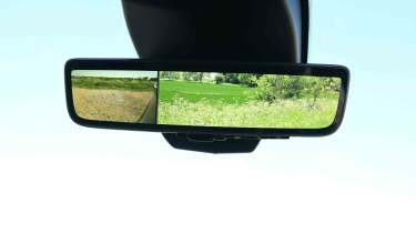 Peugeot E-Partner - rear view camera feed