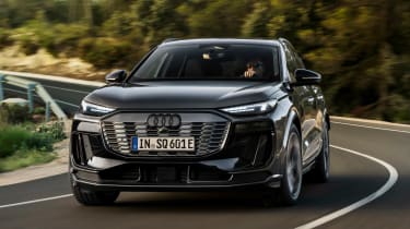 Audi SQ6 e-tron - front action