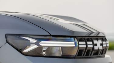 Dacia Duster - front light