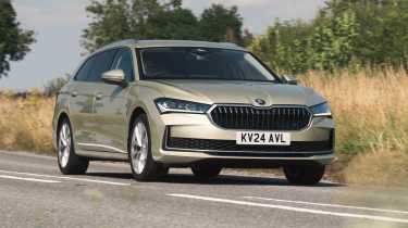 Skoda Superb Estate - front panning on right side