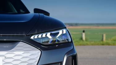 Used Audi e-tron GT - front light