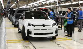 Renault 5 on production line