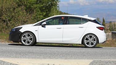 2019 Vauxhall Astra spied - profile
