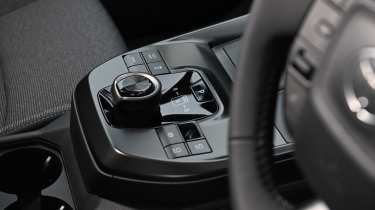 Toyota bZ4X - centre console