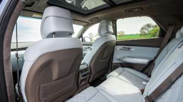 Genesis GV70 Electrified - rear space