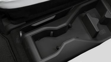 Toyota Highlander BEV - cupholders