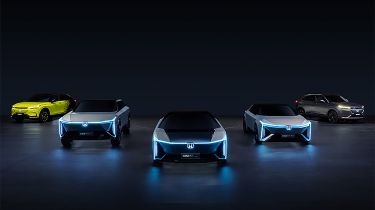 Futuro totalmente elétrico com trio de conceitos e:N-badged