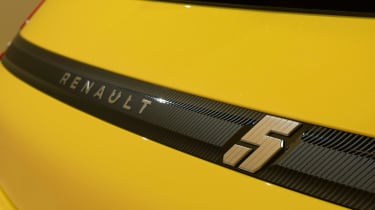 Renault 5 - 5 badge