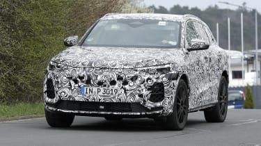 Audi SQ5 (camouflaged) - front