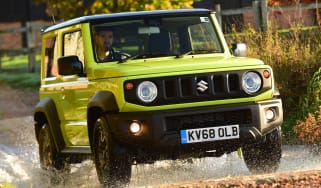 Suzuki Jimny - front tracking through water