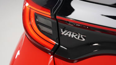 Toyota Yaris - badge studio