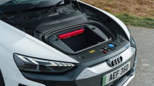 Audi e-tron GT - front boot