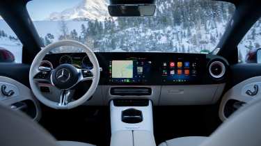 Mercedes CLA 220 Hybrid - cabin