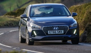 New Hyundai i30 - front action