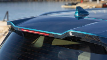 BYD Atto 2 DM-i - roof detail