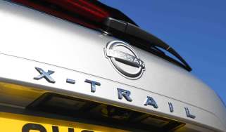 Nissan X-Trail - &#039;X-Trail&#039; tailgate badge