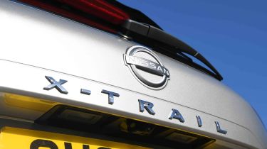 Nissan X-Trail - &#039;X-Trail&#039; tailgate badge