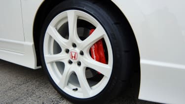 Honda Civic Type R Saloon wheel