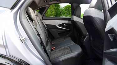 Peugeot E-3008 - rear seats