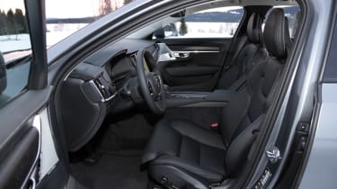Volvo V90 Cross Country - front seats