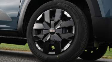Dacia Spring - wheel close up