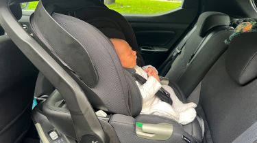 Silver Cross Glide Plus 360 child car seat 1