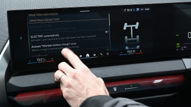 BMW X3 30e xDrive M Sport - infotainment screen