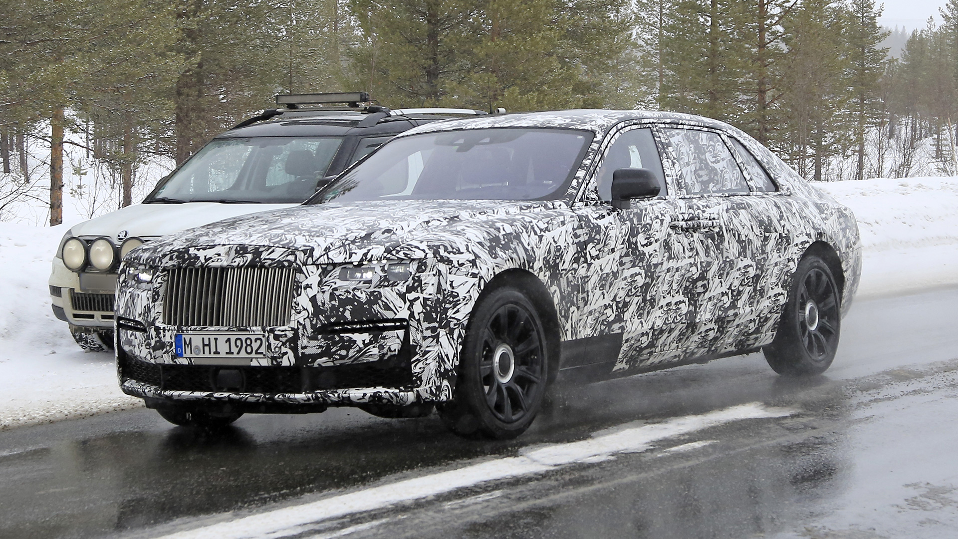 New 2020 Rolls Royce Ghost spied testing in long-wheelbase 
