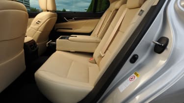 Lexus GS 250 back seats
