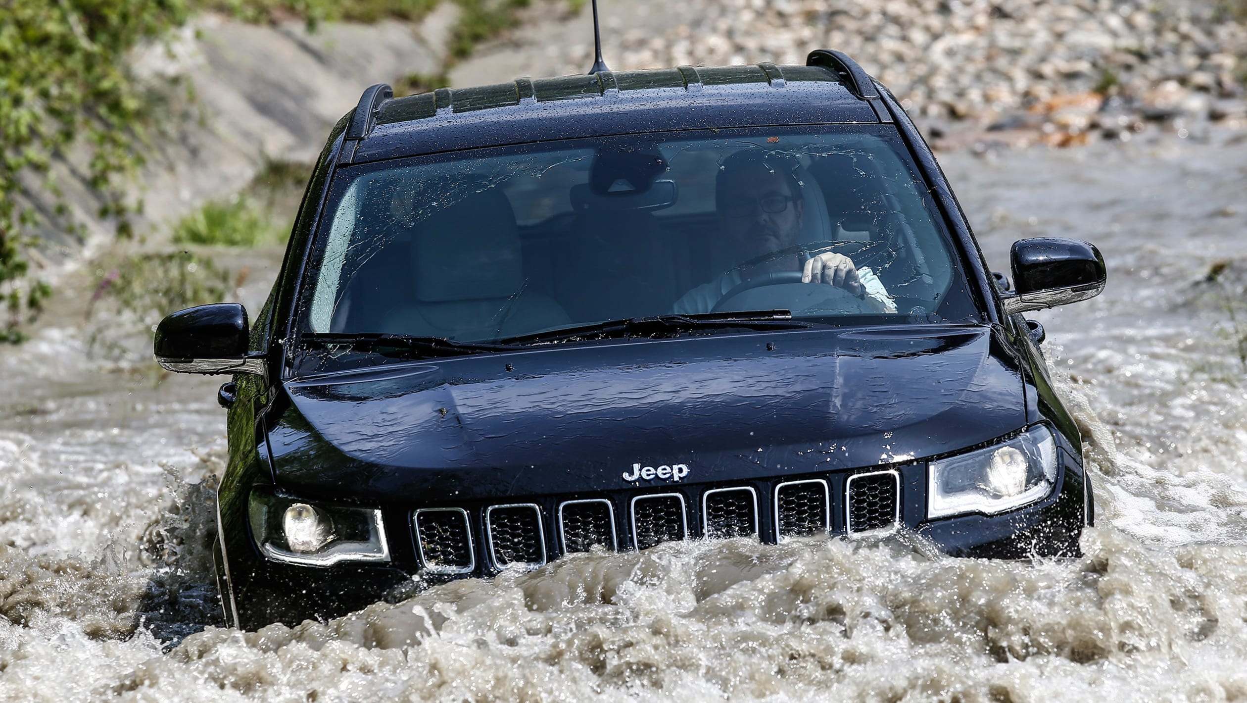 compass - 2016 - [Jeep] Compass II - Page 6 Jeep%20Compass%204xe%202020-4