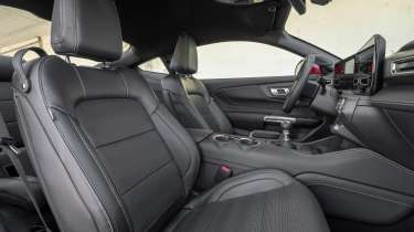 Ford Mustang GT - front seats