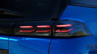Peugeot E-2008 - rear lights