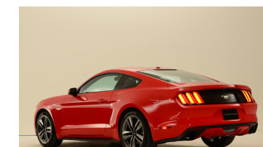Ford Mustang rear tracking
