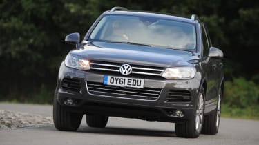 Volkswagen Touareg front tracking