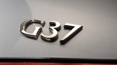 Infiniti G37 Convertible badge