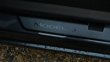 Tesla Model 3 - door sill plate