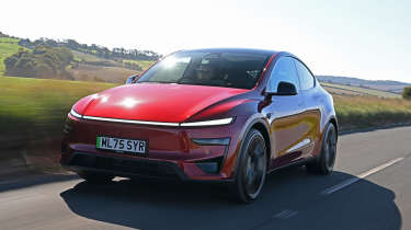 Tesla Model Y Performance 2025 - tracking front