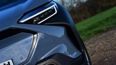 Subaru Solterra - headlights