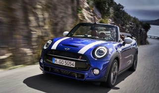 MINI Convertible - front action